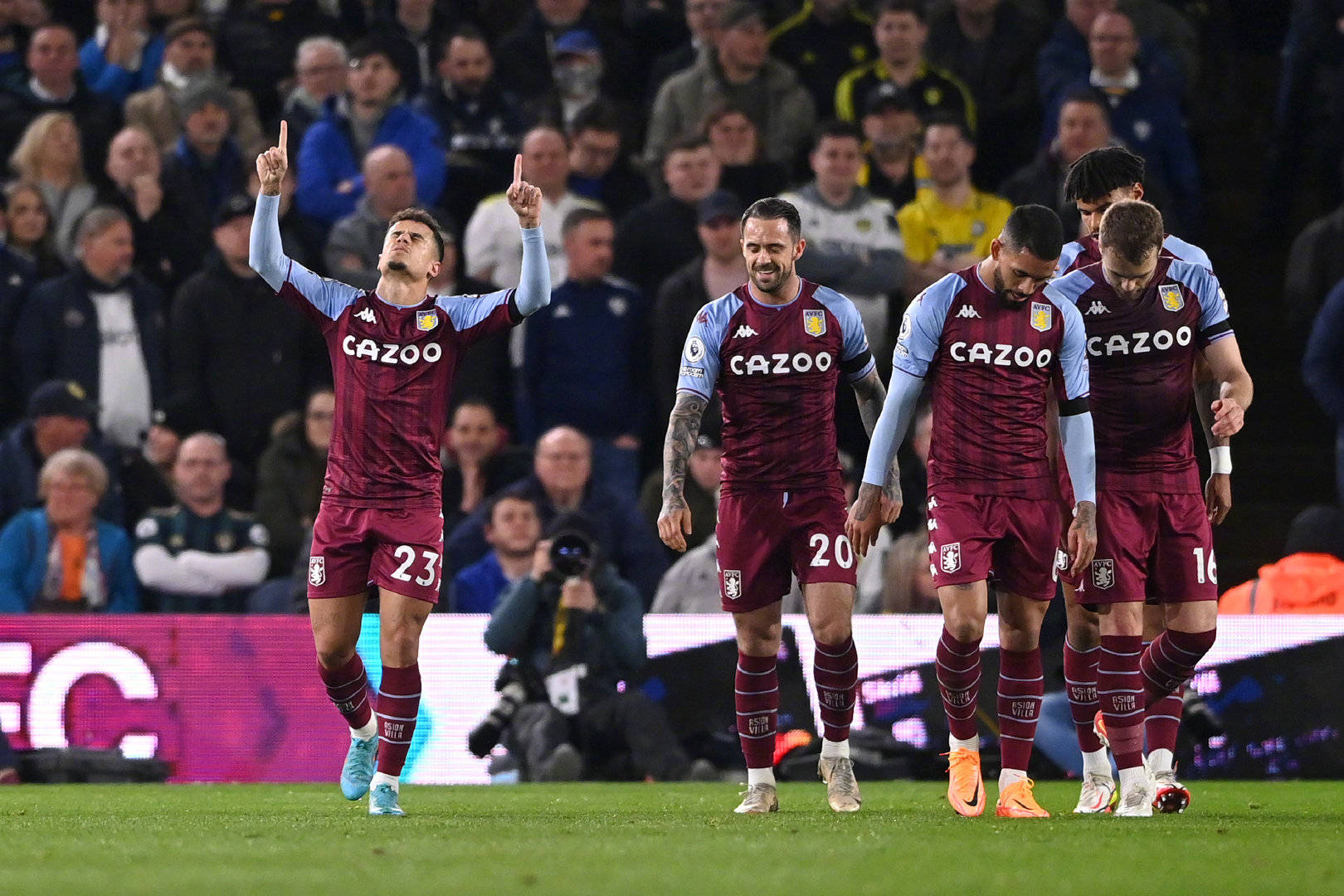 篮后的他 篮后的他